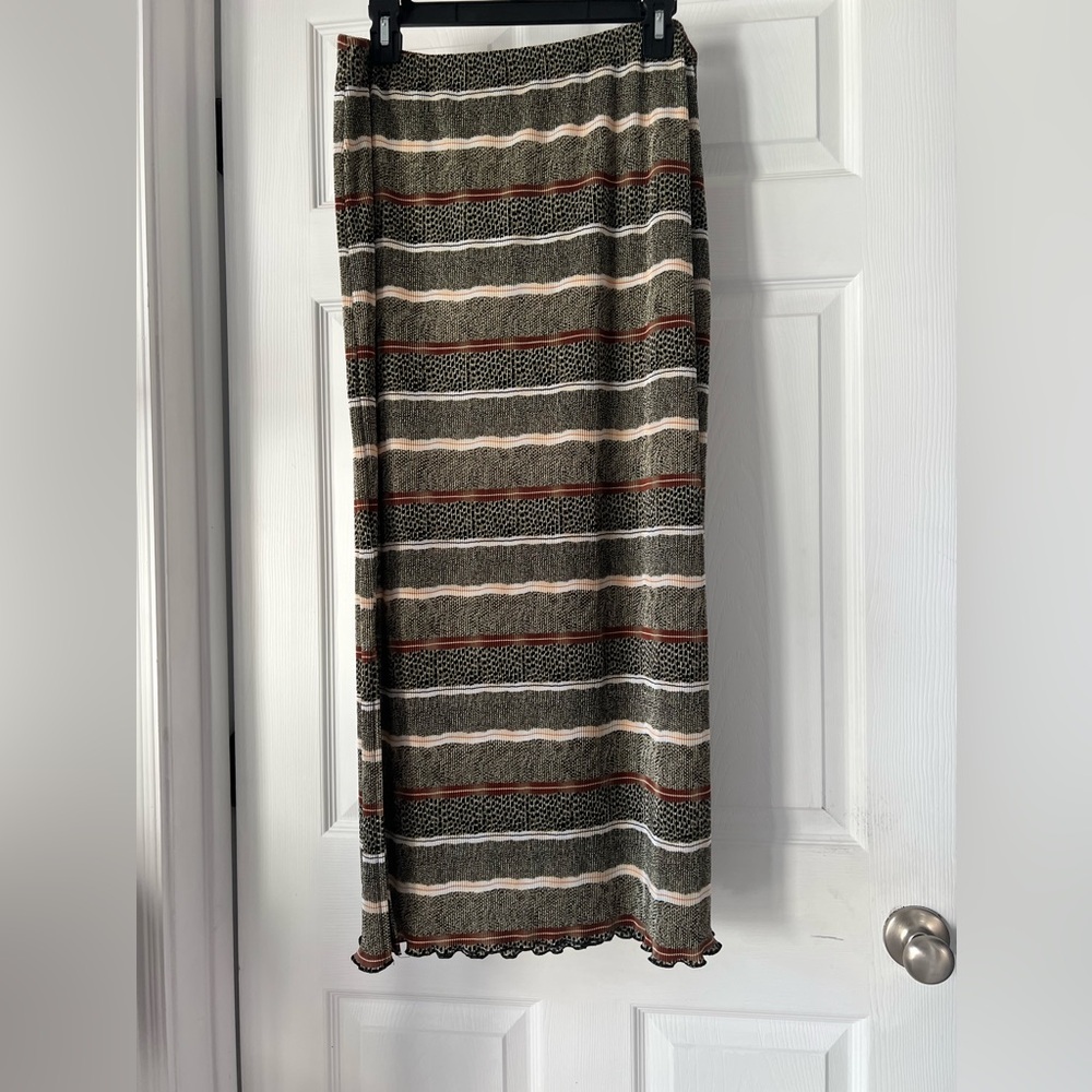 Stunning mixed pattern midi-maxi skirt